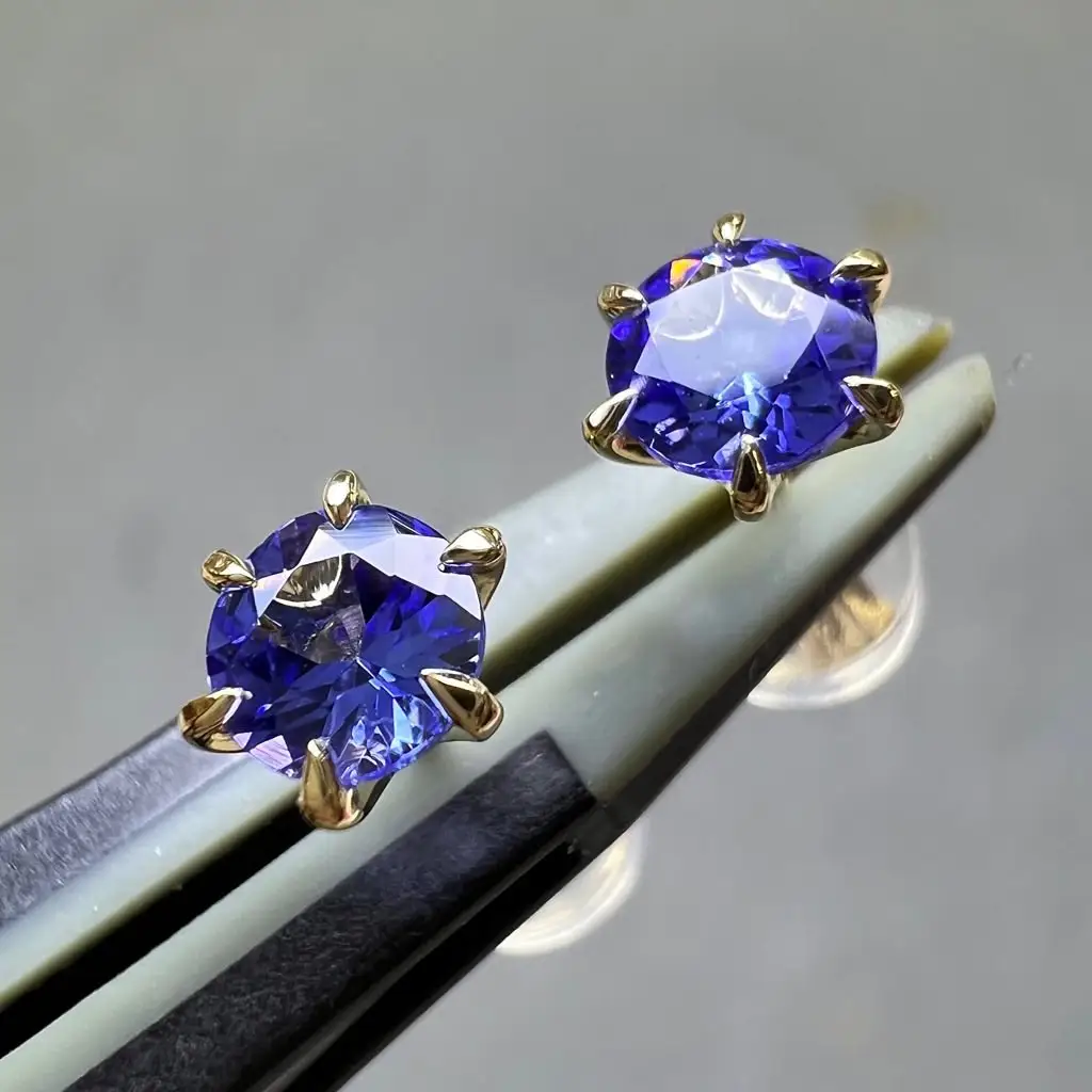 Jovovasmile 1.6CT Lab Grown Gems 6 Prongs Tanzanite Stud Earrings in Silver for Women