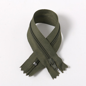 Cremallera de nylon tamaño 3 con extremo cerrado y autobloqueo para ropa, de 10 cm a 50 cm, opciones de color - Product Image 3