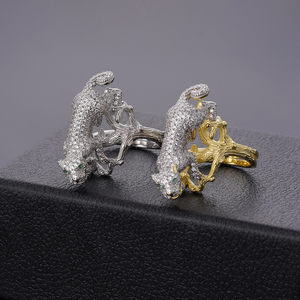 Bague Panthère de Luxe Plaqué Or 18K, Entièrement Pavée de Zircons Cubiques, Yeux d'Émeraude, Bijou Animalier Tendance - Product Image 4