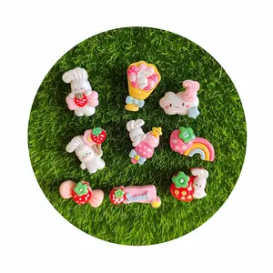 Flacher Rücken süß Erdbeere Kaninchen Zuckerblumenstrauß Regenbogen Cloud Harz Cabochons Haarspitzenzubehör für Kinder