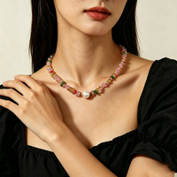 Collier ras du cou de luxe en pierre naturelle irrégulière, quartz rose, améthyste et perles d'imitation