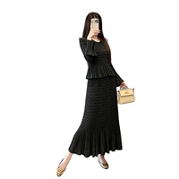 Vente en gros directe usine : Ensemble plissé Miyake tendance pour femme, automne, avec haut à manches cloche cintré et jupe sirène midi