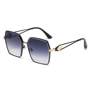 Nuevo estilo de gafas de sol con montura metálica para mujer, protección Uv400, lentes de resina tipo 3, Color negro YC1034 - Product Image 2