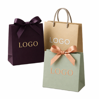 Tas Belanja Kertas Kraft Cetak Offset dengan Pegangan Die-Cut, Logo Embos Mewah, Laris Manis, Warna Pink untuk Makeup