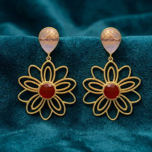 Juego de Aretes Colgantes Étnicos Dorados Unisex con Flores, Gema de Calcedonia Rosa Fucsia, Chapado en Oro de 14K/24K, Rodio, Certificado por Terceros - Product Image 2