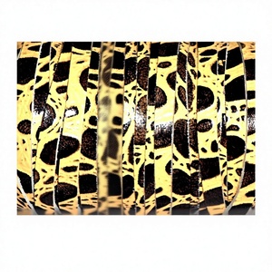 Cordons en cuir croco marron jaune pour textiles de maison et vêtements - Cordon plat en cuir de reptile avec finition cirée haute ténacité - Product Image 3