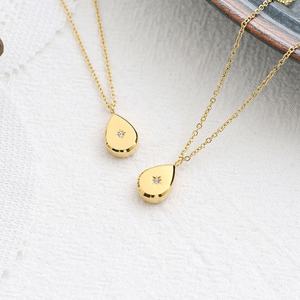 Collier en acier inoxydable plaqué or PVD anti-allergique tendance 2024 pour femmes, vente en gros - Product Image 1