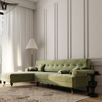 Canapé sectionnel vintage français de style mid-century en velours vert, rose, caramel, capitonné, pour appartement, salon, luxe léger, trois places