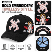 Casquette de baseball noire personnalisée avec lettres abstraites brodées, patch dessin animé, détails en strass, visière incurvée, style streetwear, vente en gros OEM