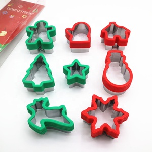 Lot de 8 <span class=keywords><strong>emporte</strong></span>-pièces professionnels de Noël : formes d'arbre, flocon de neige, étoile et cerf – Moule à biscuits - Product Image 1