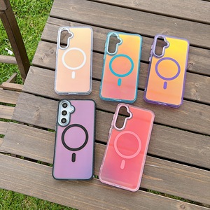Funda Magnética Translúcida con Degradado de Color para Samsung Galaxy A17 A37 A57 A36 A56 A26 5G A16 A06 4G, Compatible con Carga Inalámbrica - Product Image 1