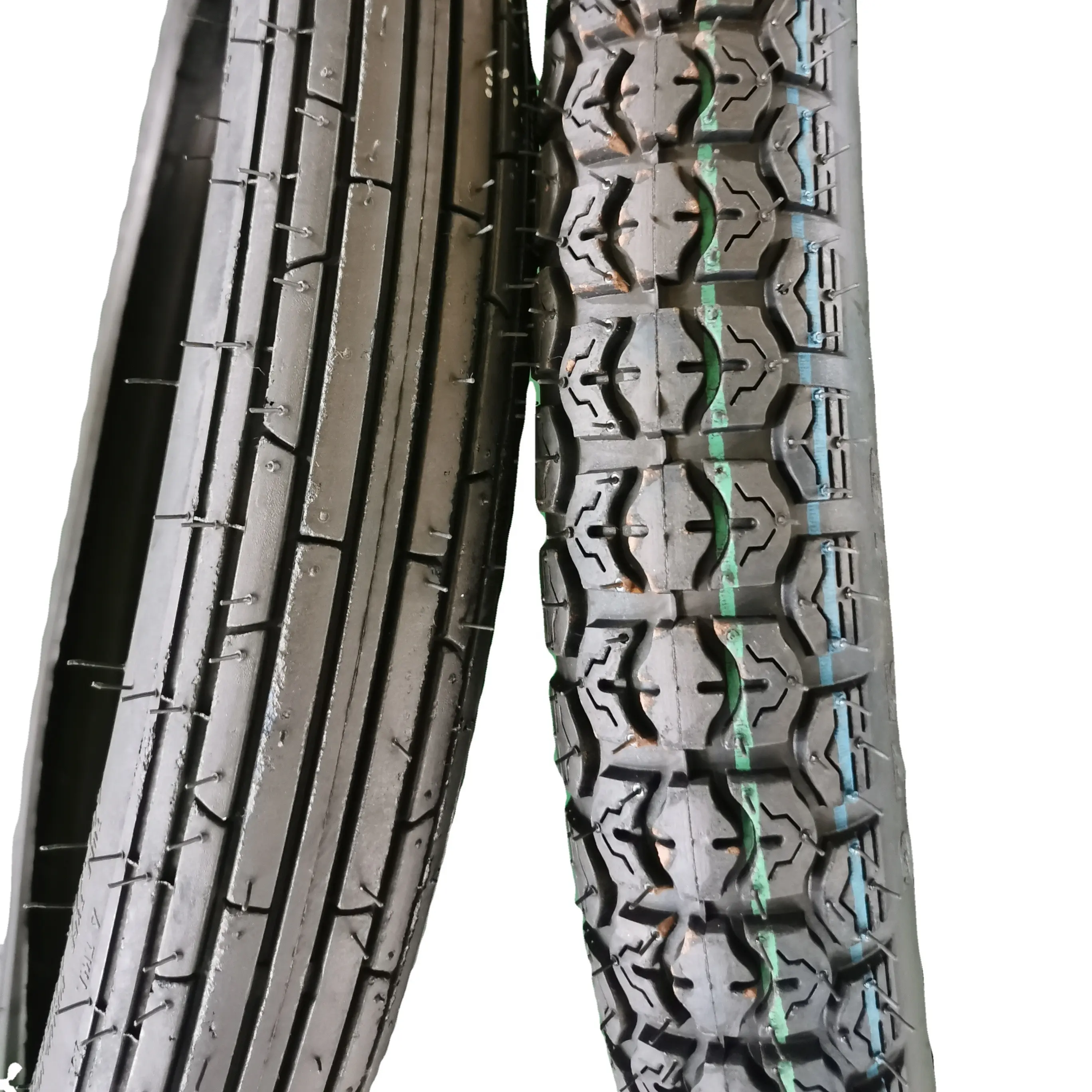 Pneus Tubeless de moto Offre Spéciale de bonne qualité (110/90-16 90/90-18 3.00-17/18 2.75-17/18 2.50-17/18) chambre à air