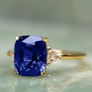 Anillo de Esmeralda H247, Oro Sólido de 18K, Engaste de Puntas, Anillo de Compromiso para Mujer, Gema de Corte Triangular, Diamante - Product Image 5