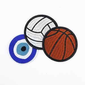 Patchs brodés tendance pour le sport (baseball, basketball, football) – à thermocoller sur casquettes de baseball, casquettes de camionneur, patchs en tissu - Product Image 4