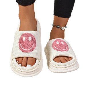 Nouveauté 2026 : Chaussons <span class=keywords><strong>Smiley</strong></span> unisexe pour couple, d'intérieur, mignons, à semelle épaisse, très populaires à l'international - Product Image 5