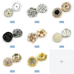 Thiết Kế Mới Chất Lượng Cao Tùy Chỉnh <span class=keywords><strong>Rhinestone</strong></span> Sang Trọng Kim Loại Hoa Hình Dạng Hợp Kim Phù Hợp Với Thân Nút Cho Phụ Nữ Của Quần Áo - Product Image 4