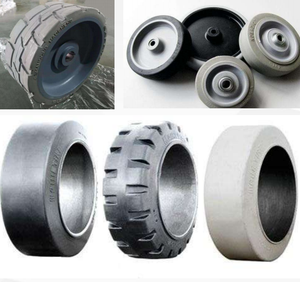 Pneus radiaux solides pour camions, haute durabilité, résistants à l'usure, anti-crevaison, pour l'exploitation minière et la construction - Product Image 1