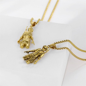 Fabricantes de Colgantes, Joyería Personalizada de Acero Inoxidable, Colgante de Pistola Chapado en Oro para Hombre, Collar con Colgante de Pistola para Chico - Product Image 4