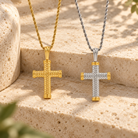 Collier croix classique ARNAN pour femmes, design cylindrique 3D, acier inoxydable plaqué or, pendentif vintage, bijoux tendance pour femmes