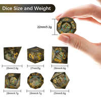 Ensemble de 7 dés en résine faits à la main OEM, gris, polyédriques, à bords vifs, D&D, dés personnalisés avec œil de dragon, dés DnD avec logo personnalisé, noyau liquide, TTRPG