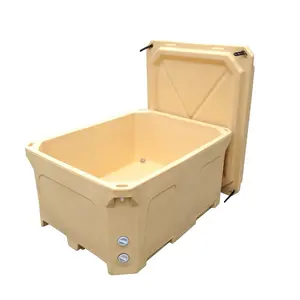 1000L rotomolded fish transport totes live fish storage container fish bin with PU insulation