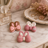Breloques de chaussures en PVC motif ours mignon avec nœud et décorations florales, style personnalisé pour chaussures, sandales et pantoufles