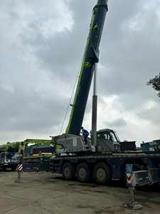 Grúa Oruga Usada Zoomlion ZAT2000E de 200 Toneladas, Maquinaria Pesada con Motor y Caja de Cambios, 2021 - Product Image 5