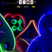 Jeu de cartes interactif d'intérieur Spade Q pour le poker avec motif de trèfles mélangés pour stimuler la concentration visuelle et le plaisir des soirées en famille