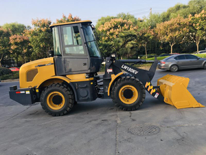 Mini-chargeur frontal compact de 1,4 tonne avec godet pour roches et fourche à palettes pour travaux d'entrepôt, de construction et d'agriculture - Product Image 3