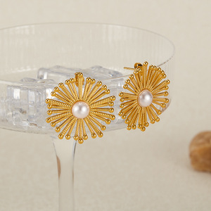 En gros 18k Plaqué Or Exagérer Fleur Perle En Acier Inoxydable Ventilateurs Autres Boucles D'oreilles De Mode pour Dame - Product Image 5