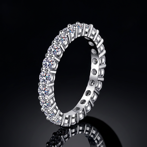 RunQi S925 Argent Sterling Plaqué Rhodium Minimaliste Éclatant Moissanite Taille Brillant Sertissage à Griffes Bagues Éternité Femme - Product Image 6