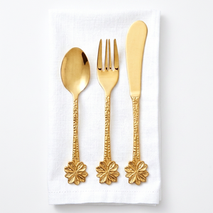 Ensemble de couverts plaqués or avec manche floral, cuillère, fourchette, couteau, métal, design glamour, pour la vaisselle de mariage - Product Image 1