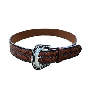 Cinturón de Cuero Vacuno de Grano Completo Vintage Personalizado con Patrón Geométrico Repujado, Hebilla de Aleación Color Rojo <span class=keywords><strong>Vino</strong></span> para Hombre - Product Image 4