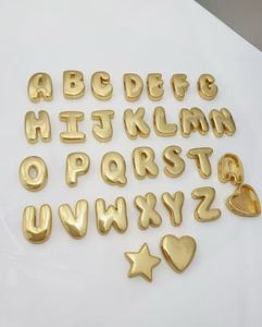 بسعر الجملة سوار حلي مرصع يدويًا بحبل قابل للتعديل سوار صداقة بحروف فقاعات ذهبية - Product Image 6