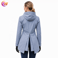 Chaqueta de equitación impermeable y elástica para mujer, con cola larga, abrigo softshell ecuestre, ropa de equitación con logotipo personalizado.