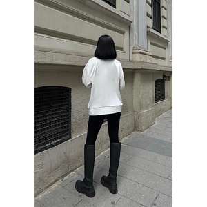 Sobe Angelina Sudadera Metálica con Efecto Péndulo para Mujer, Oversize, Tejida, Transpirable, Color Sugar Cheese - Product Image 5