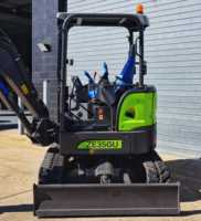 Mini-excavatrice hydraulique compacte sur chenilles ZE35GU 0,1 m³ 3,8 tonnes, micro-pelle équipée d'un attache rapide et d'un ripper