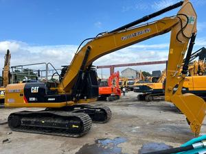 Excavadora de cadenas CAT 323D2L usada y confiable, máquina completa original sin fugas de aceite, cabina ergonómica con aire acondicionado y visión amplia. - Product Image 3