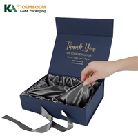 Boîtes à vêtements pliantes magnétiques de luxe avec logo personnalisé, doublure en éponge, boîte cadeau en carton rigide recyclable pour cosmétiques et bougies par KAKA