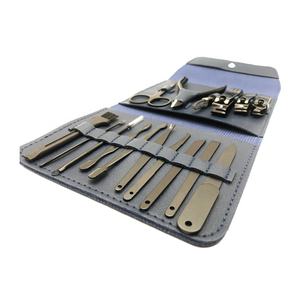 Kits de <span class=keywords><strong>manucure</strong></span> 16 en 1 comprenant un pousse-cuticules, un coupe-peaux mortes et des pinces à épiler pour les sourcils - Product Image 2