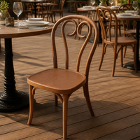 Stapelbarer Vintage Wiener Stil Kunstharz-Holzimitat-Stuhl für Hochzeiten und Events, Outdoor-Bentwood-Look Esszimmerstuhl mit Herzförmiger Rückenlehne