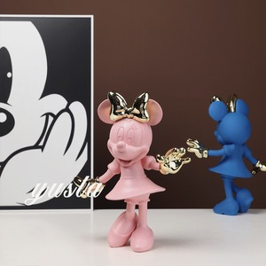 Ornement créatif en peluche de luxe léger Mickey Minnie Mouse Décoration en résine à la mode pour chambre d'enfant Salon Magasin accueilli - Product Image 1