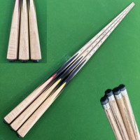 Usine de queues de snooker, fabrication artisanale, personnalisation des logos, longueur, taille de la pointe et poids possibles ; Vente en gros de queues de billard.