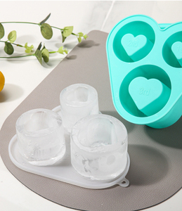 Maravilloso fabricante de cubitos de hielo reutilizables sin BPA, molde de hielo de silicona de 3 cavidades, bandejas de cubitos de hielo en forma de corazón para vasos Stanley - Product Image 2