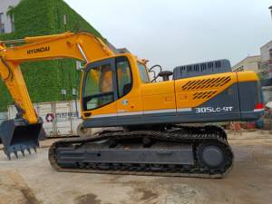 Excavatrice sur chenilles Hyundai 305 LC-9T d'occasion, 31 tonnes, avec moteur et roulements, prix bas, en vente, modèle 2023, faible nombre d'heures de fonctionnement - Product Image 6