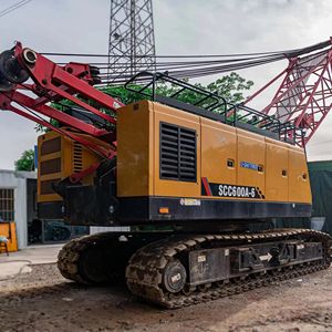 Grue sur chenilles SCC600 avec capacité de levage maximale de 60 tonnes, moteur super puissant et système hydraulique performant - Product Image 1
