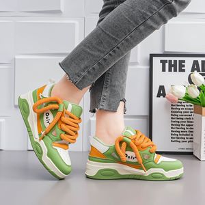 Sepatu Pria Trendi Low Top Multiwarna Baru Sol Empuk Sepatu Roti Kasual Sol Tebal Bernapas Permukaan Kulit Lembut Sepatu Olahraga - Product Image 4