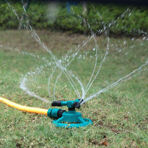 Aspersor de jardín giratorio de 360 grados, sistema de riego automático de plástico para césped y jardín. - Product Image 2