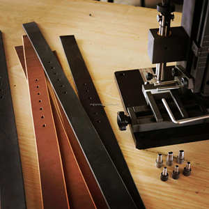 Machine <span class=keywords><strong>à</strong></span> poinçonner les bracelets de montre <span class=keywords><strong>à</strong></span> main réglable, perceuse de table avec composants de base <span class=keywords><strong>à</strong></span> engrenages pour le poinçonnage et la découpe de trous - Product Image 2