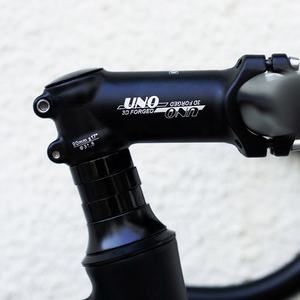 Bicicletta Grigia 700C a Scatto Fisso, <span class=keywords><strong>Bici</strong></span> <span class=keywords><strong>da</strong></span> Strada a Velocità Singola in Lega di Alluminio con Set di Ruote a 3 Razze in Fibra di Carbonio - Product Image 6